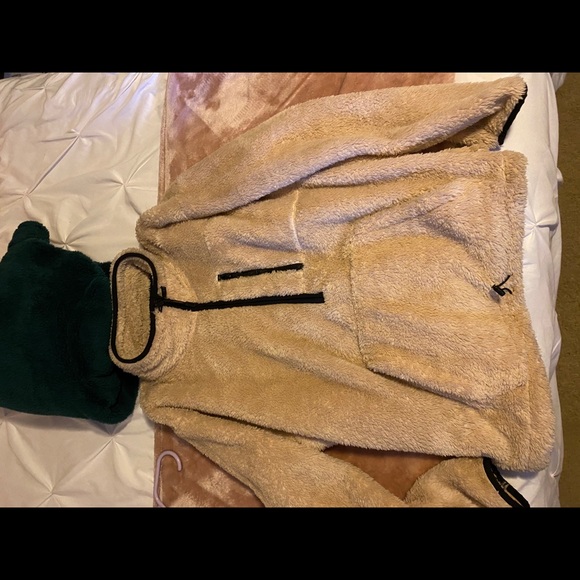 Victoria secret pink sherpa! Size Xl